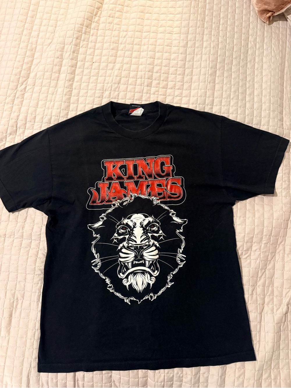 KING JAMES Black Short-Sleeve Graphic Tee - Lion Chest Design